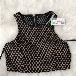 GORGEOUS CROP TOP !!